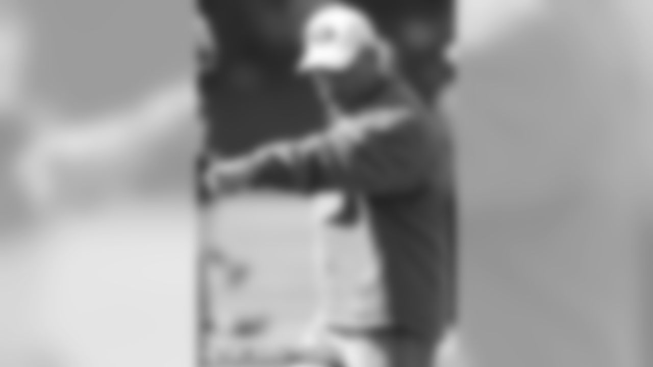 Defensive coordinator Vic Fangio