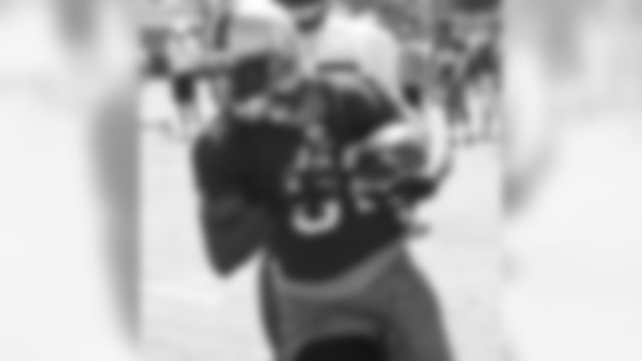 WR Bryant Johnson snags a catch and gains some extra yards