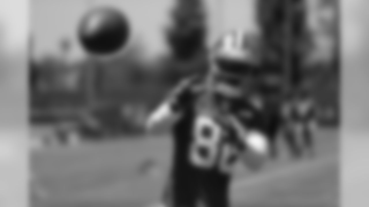 WR Richie James