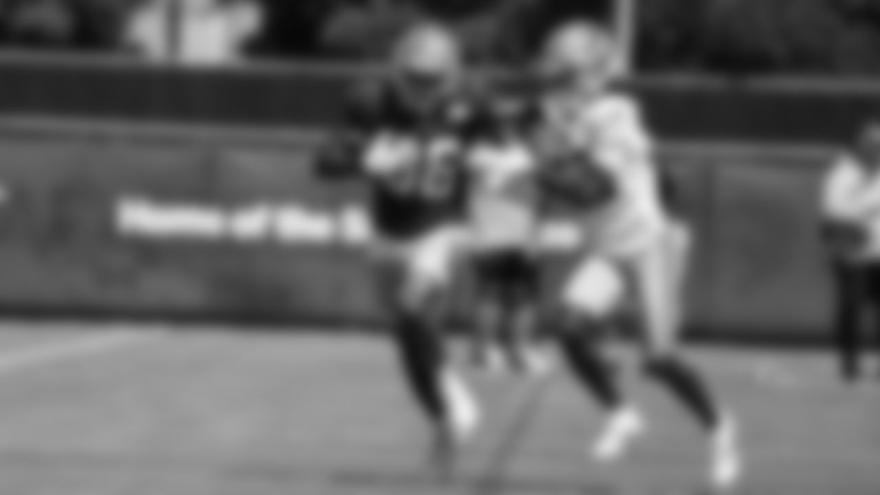 WR Tay Martin