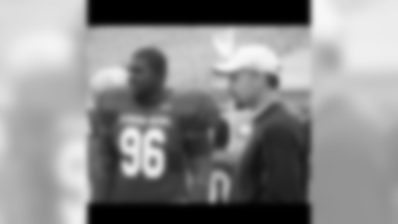 Coach Nolan chats with Florida Stete defensive lineman Andre Fluellen