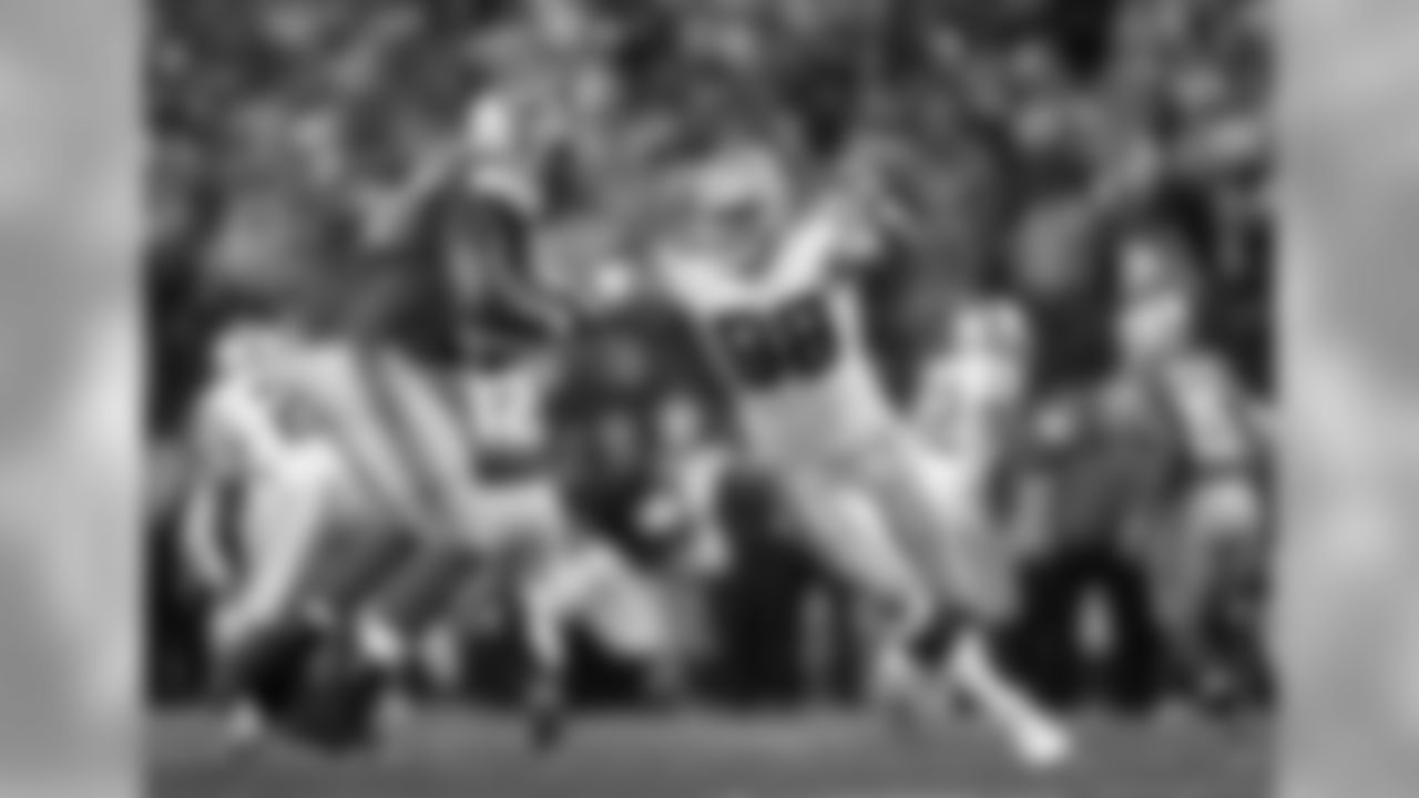DT 98 Tyrone Crawford