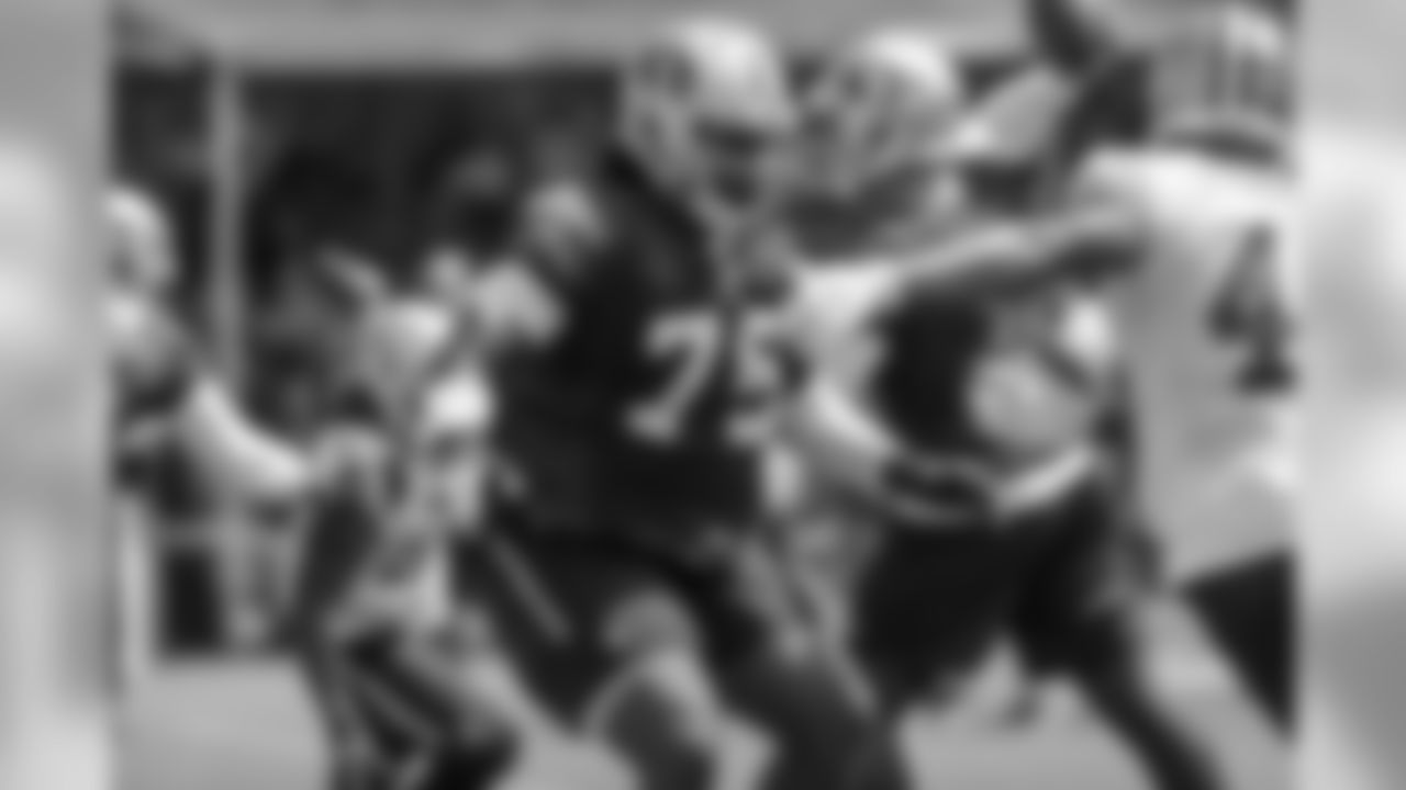 OL Darrell Williams Jr.