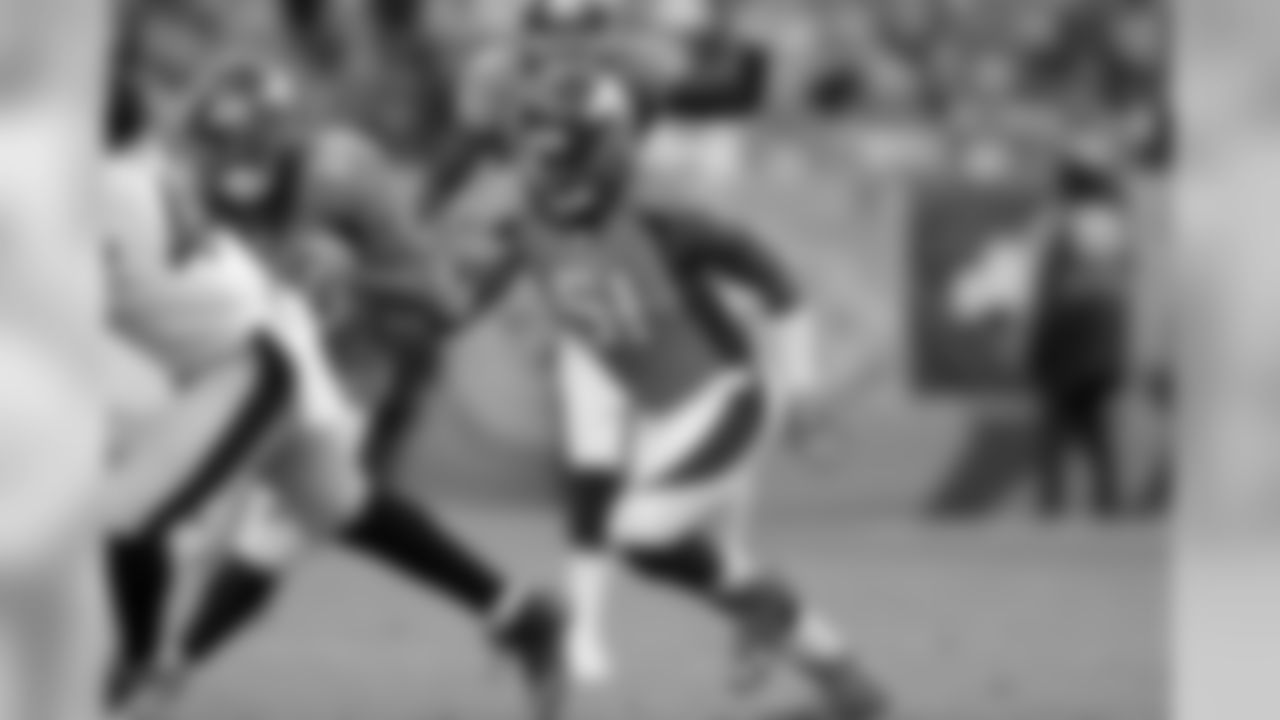 ILB 51 Todd Davis