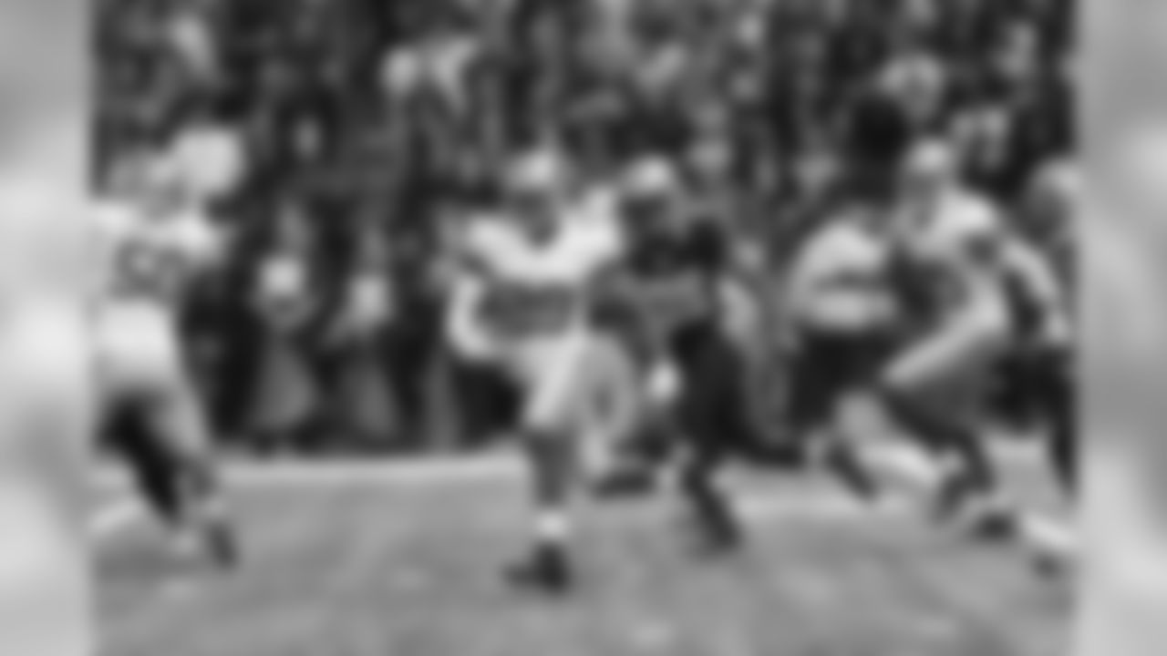 With the Saints driving at the end of the first half, Chris Culliver intercepts a Drew Brees pass intended for Jimmy Graham in the end zone.