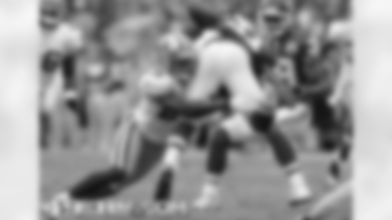 CB Tarell Brown makes a tackle in Kansas City