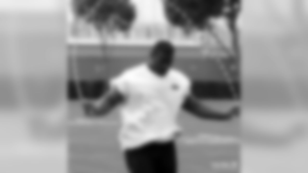 LB Brandon Moore