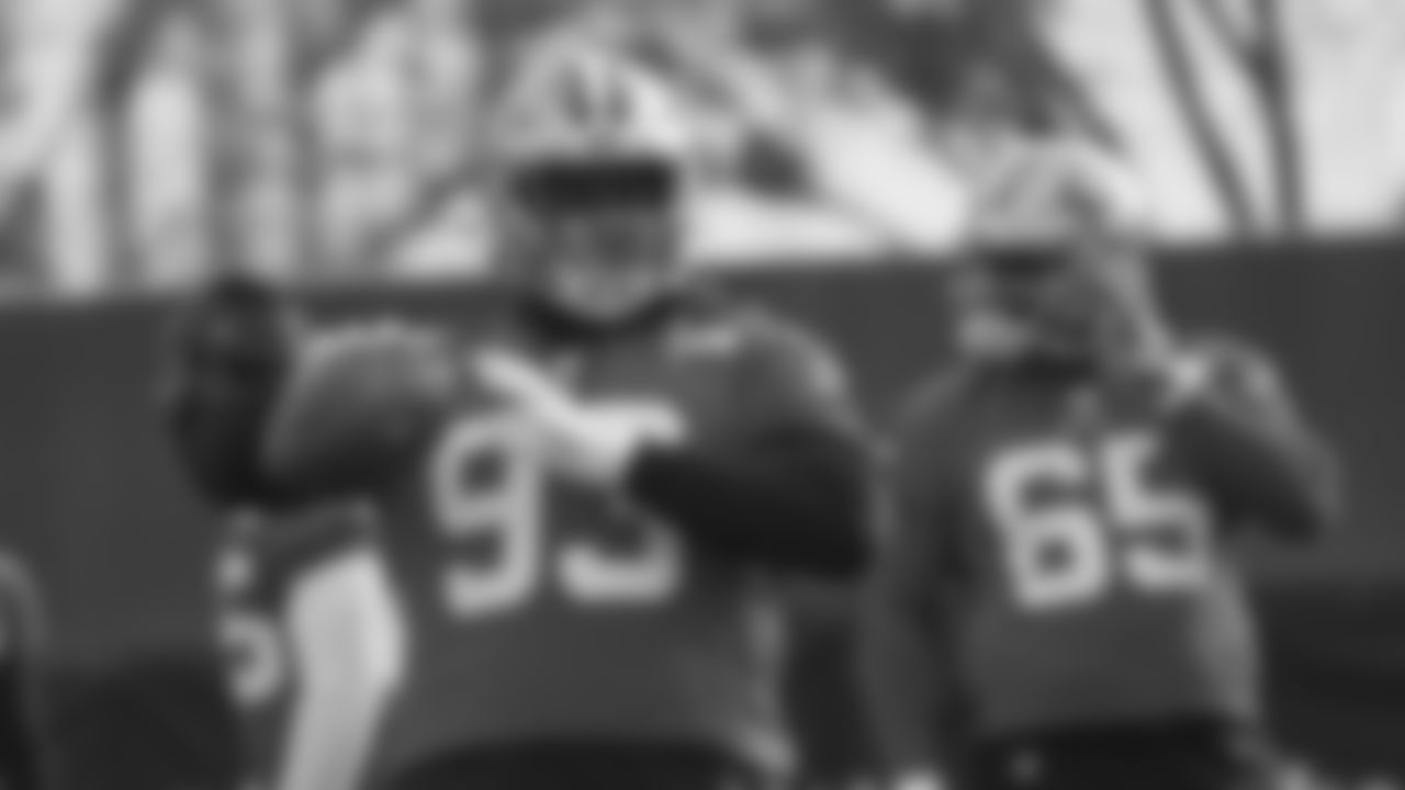DL D.J. Jones