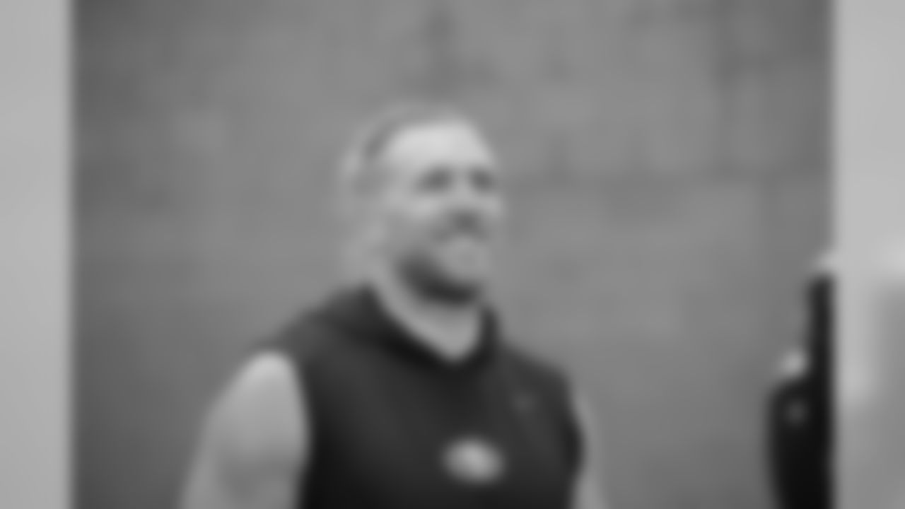 LS/TE Kyle Nelson