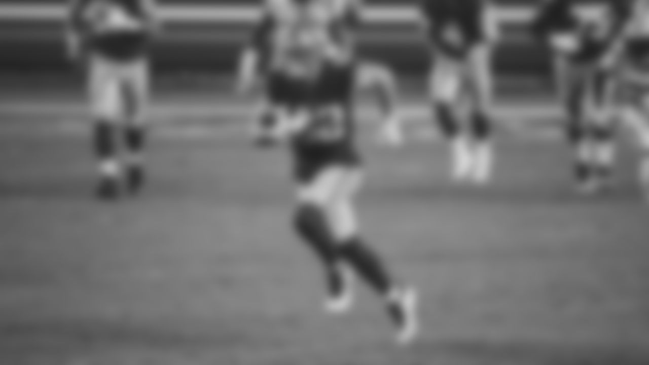 TE Ross Dwelley