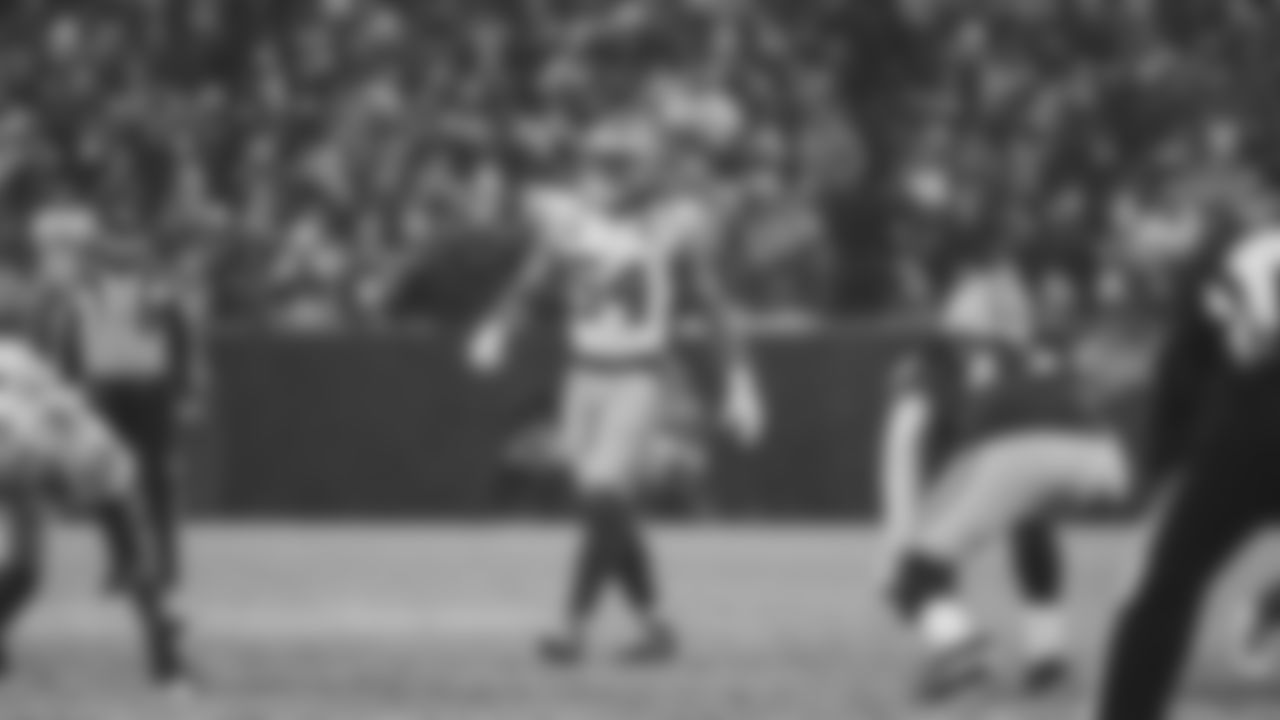 LB Fred Warner