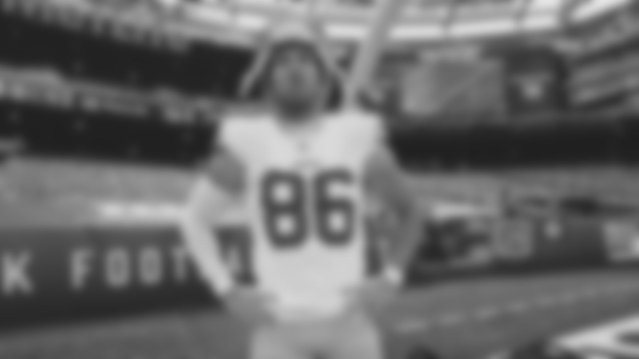 LS Kyle Nelson