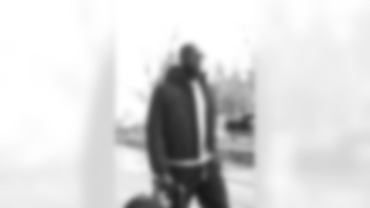 DL Charles Omenihu