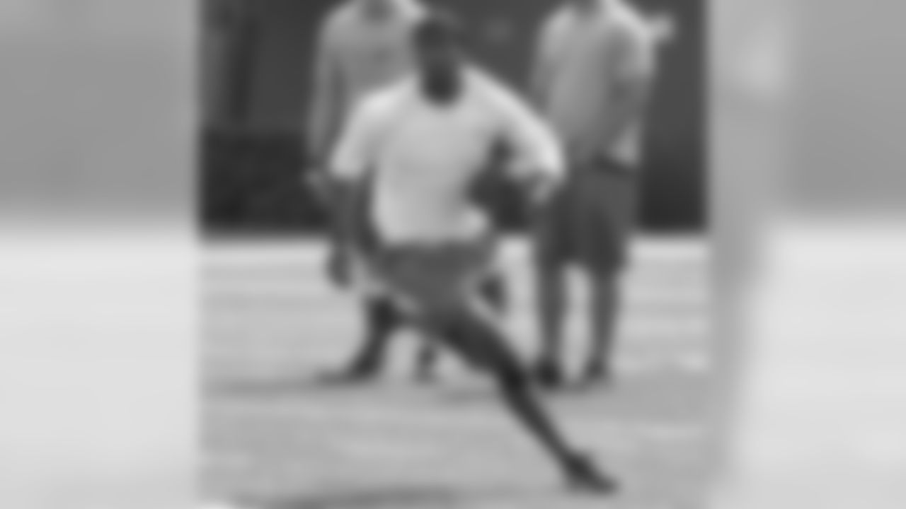 WR Ashley Lelie