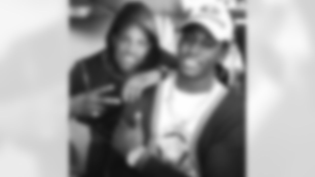@aldonsmith85 - Aldon .. @kingcrab15 .. Enough said ! Squad !!