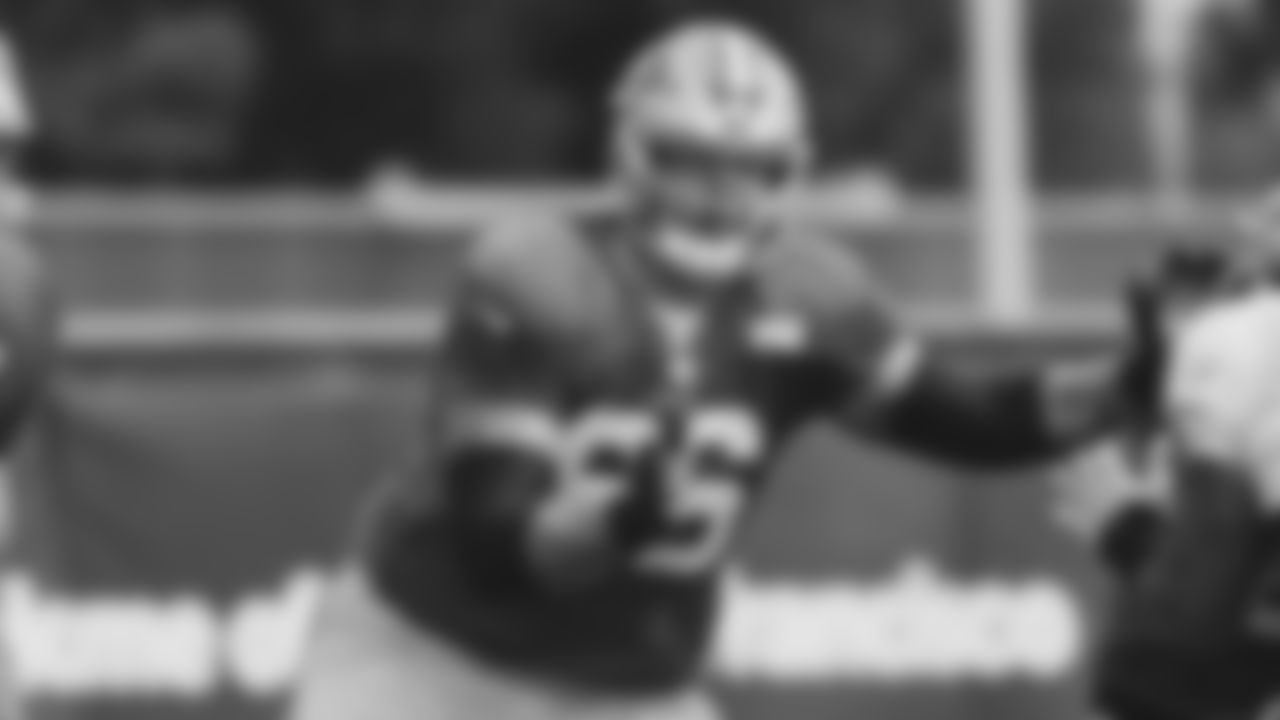 OL Tom Compton