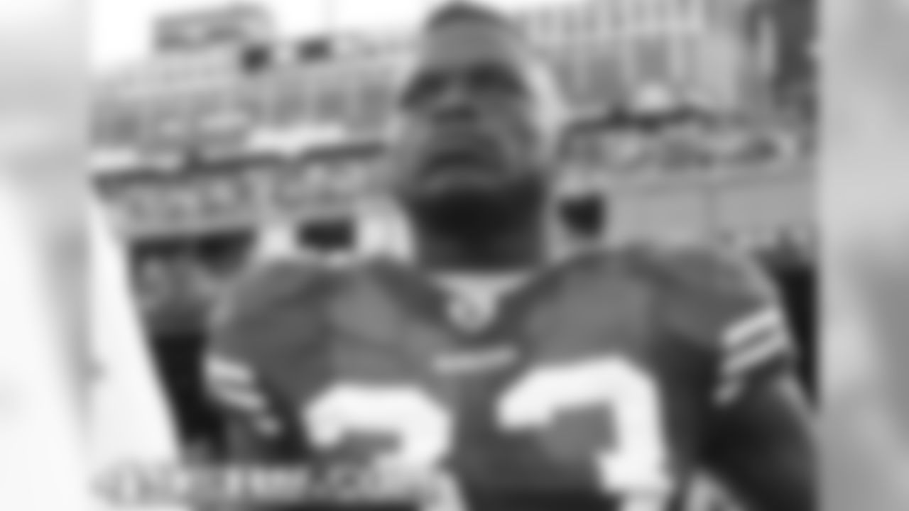 RB Anthony Dixon before his first preseason game at Candlestick