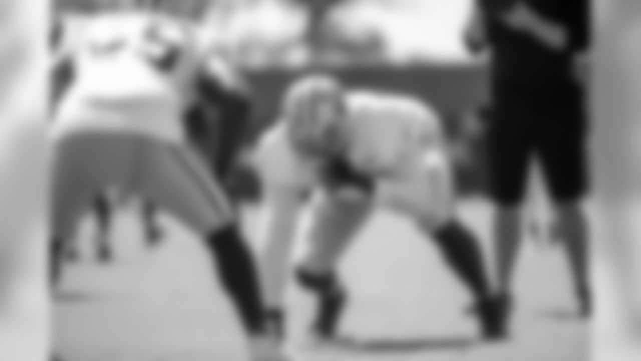 LB Aaron Lynch