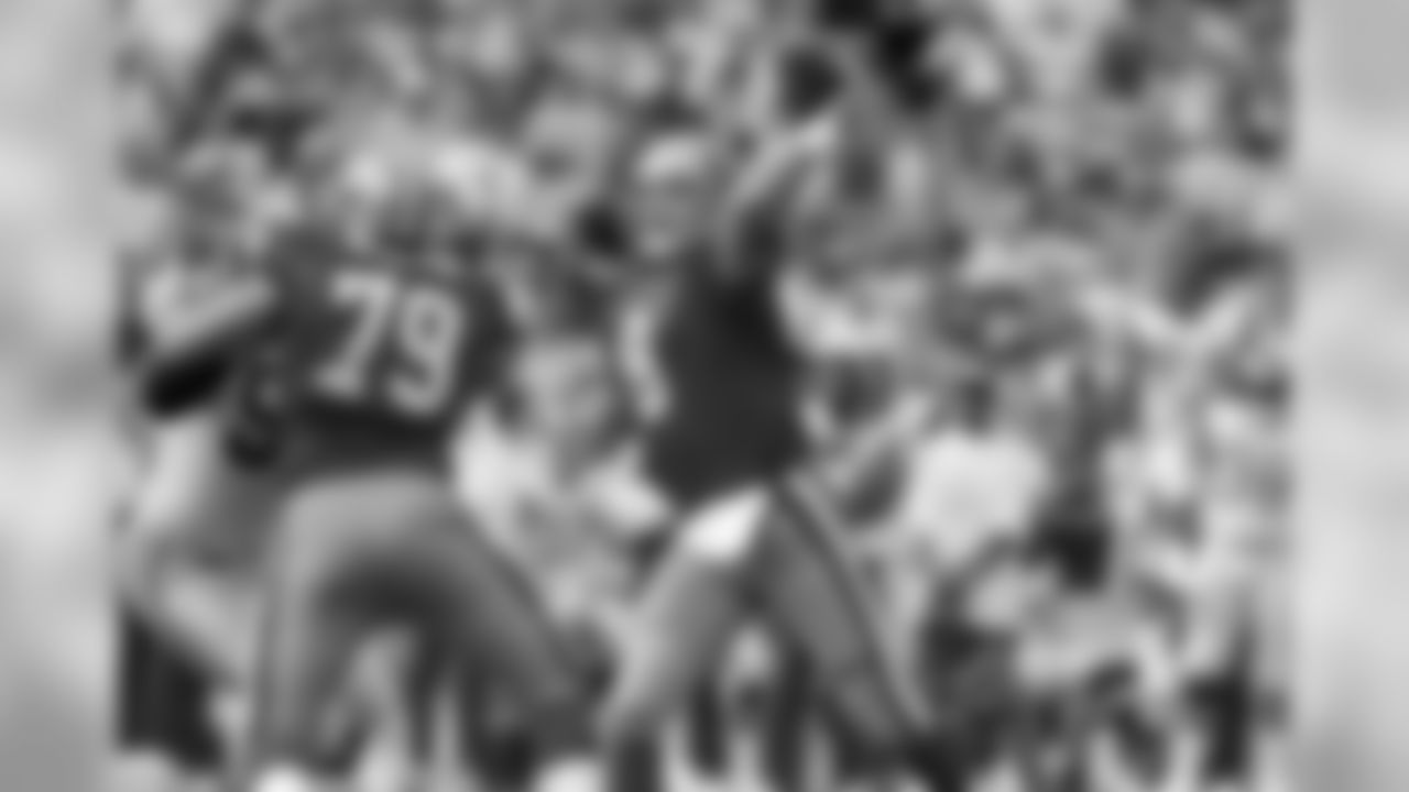 Nov. 28, 1993: 49ers 35, Rams 10
Behind a stellar performance from quarterback Steve Young, who completed 26 of 36 attempts for 462 passing yards, four touchdowns and posted a quarterback rating of 145.3 the 49ers beat the Rams 35-10. Young's passing yards ranked second on the team's single-game record book.