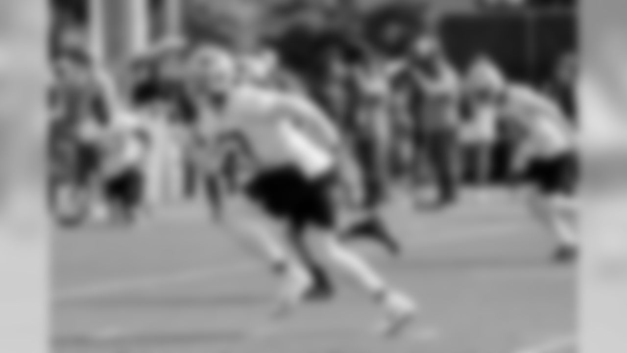 LB Eli Harold