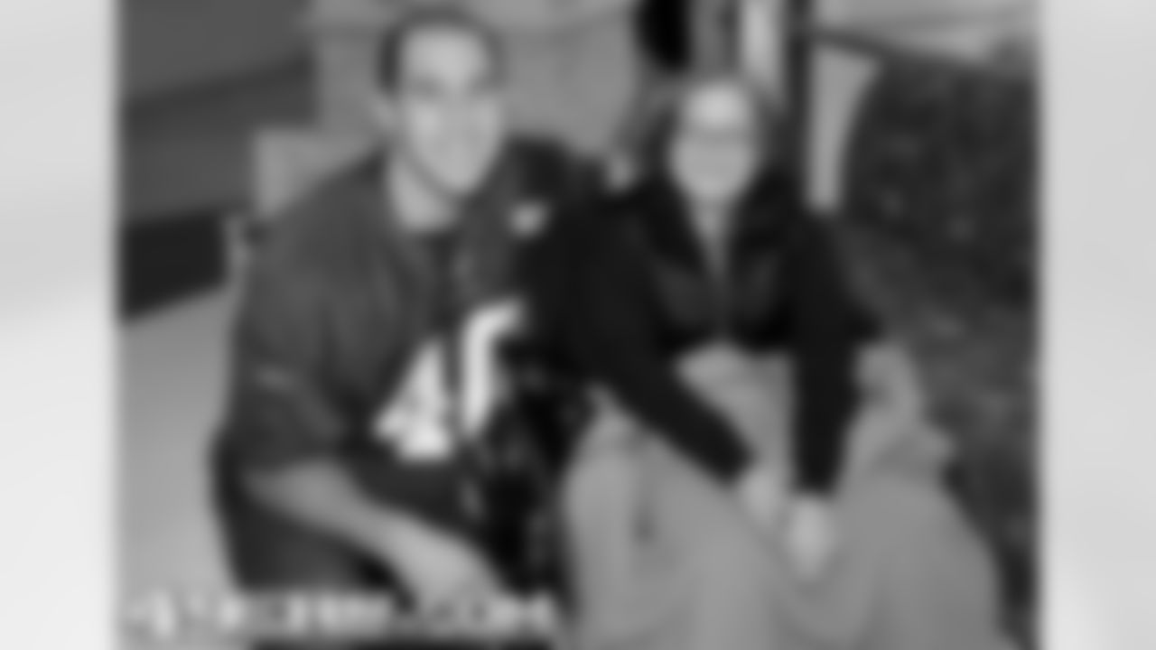 S Chris Maragos visiting Lucile Packard Children's Hospital