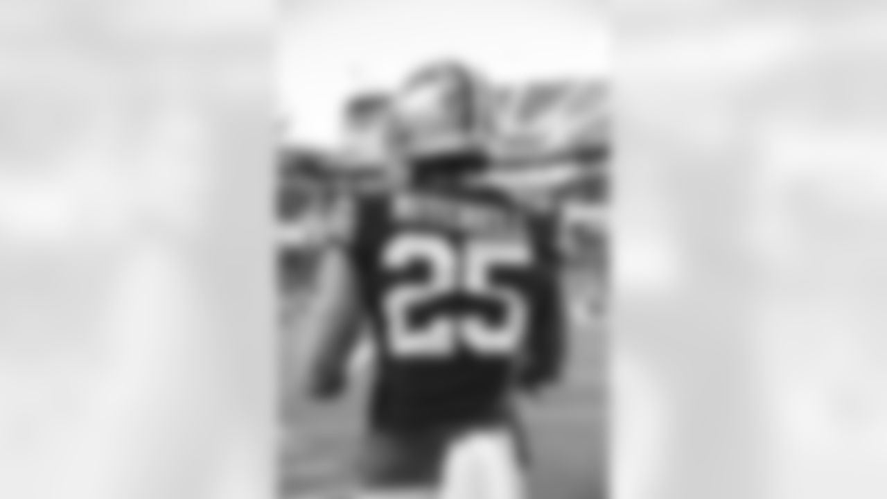 RB Elijah Mitchell