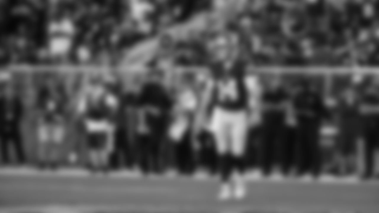 QB Sam Darnold
