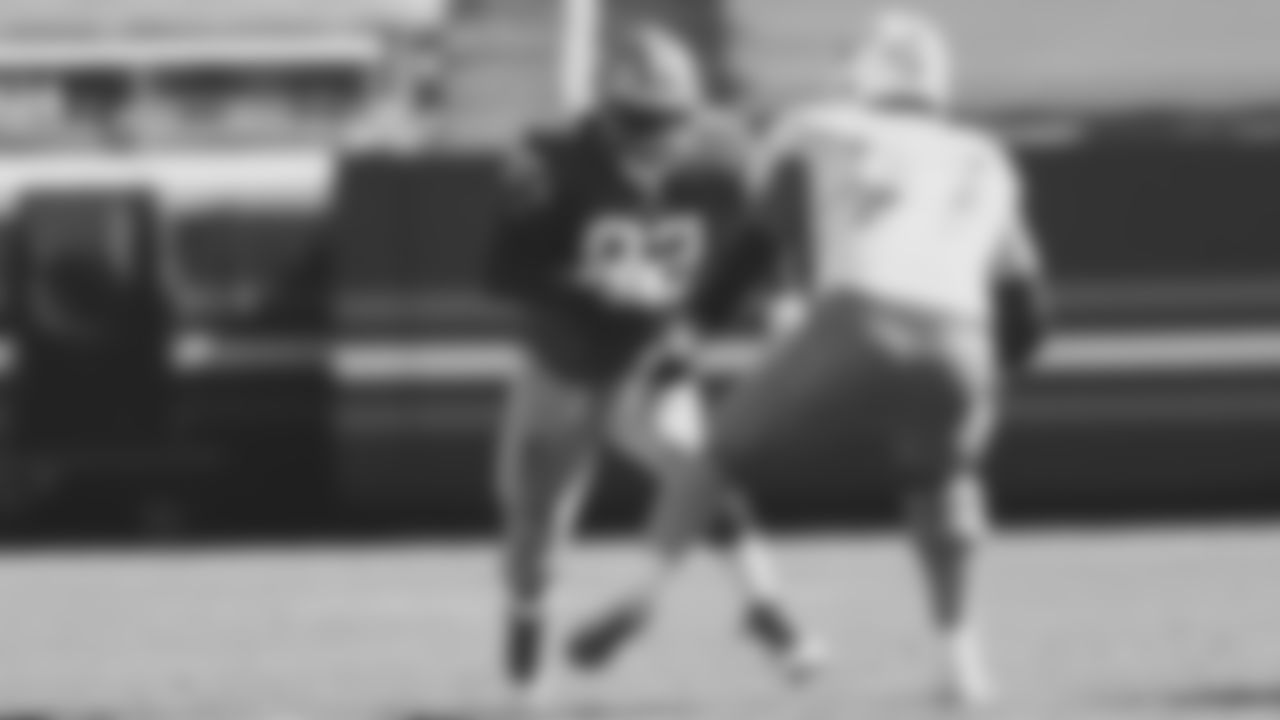 DL Kerry Hyder Jr.