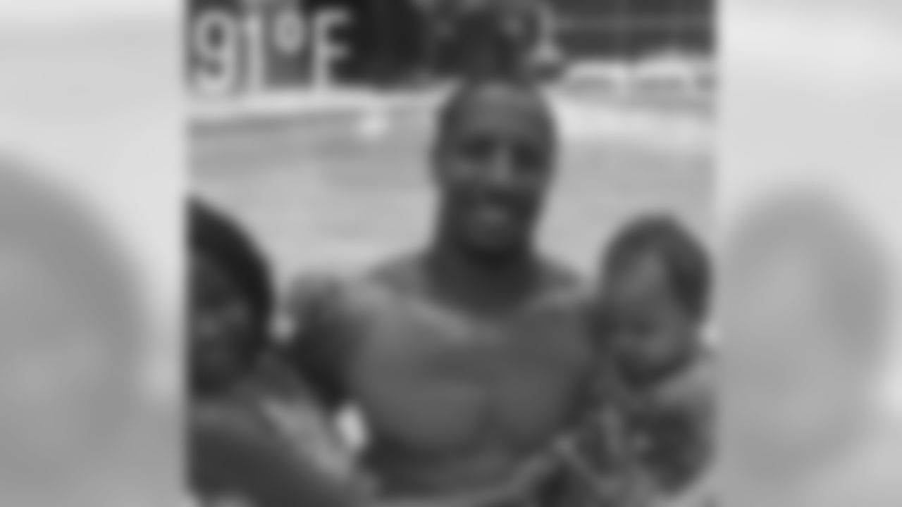 Eric Reid enjoyed the 4th of July with his daughters.Follow at @e_reid35 on Instagram.