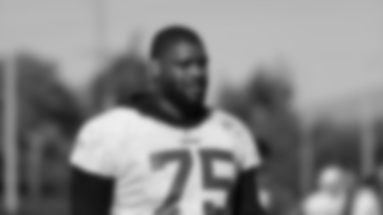 OL Laken Tomlinson