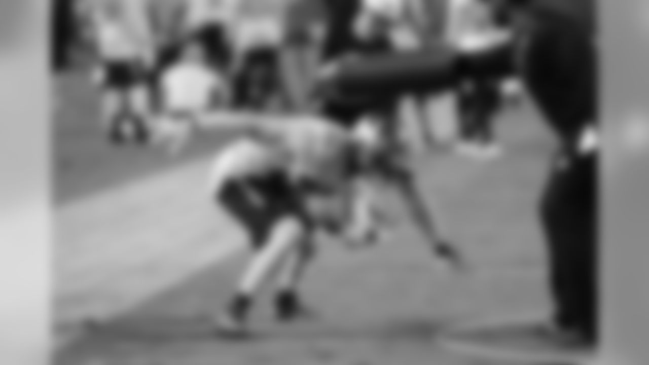 #27 Keith Reaser - CB