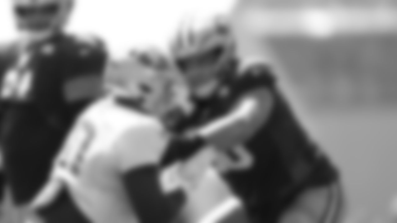 DL Kevin Givens, C Alex Mack