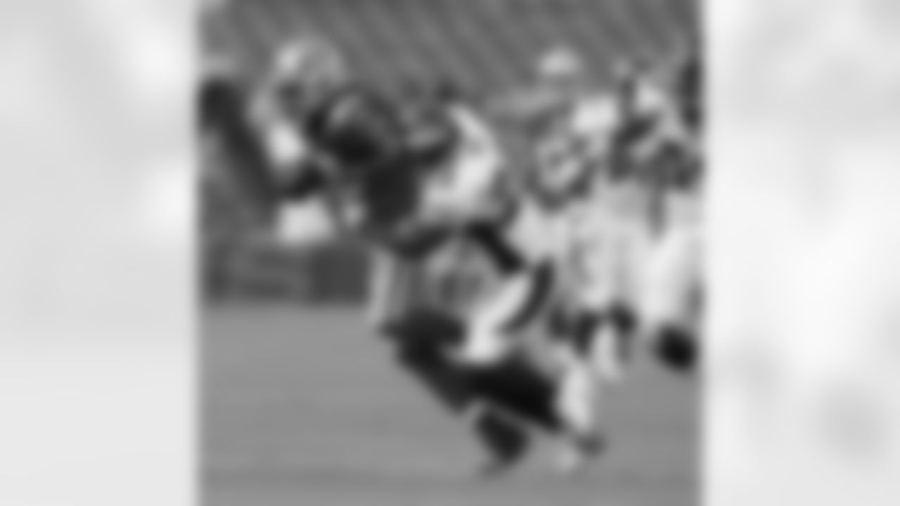 TE Vernon Davis