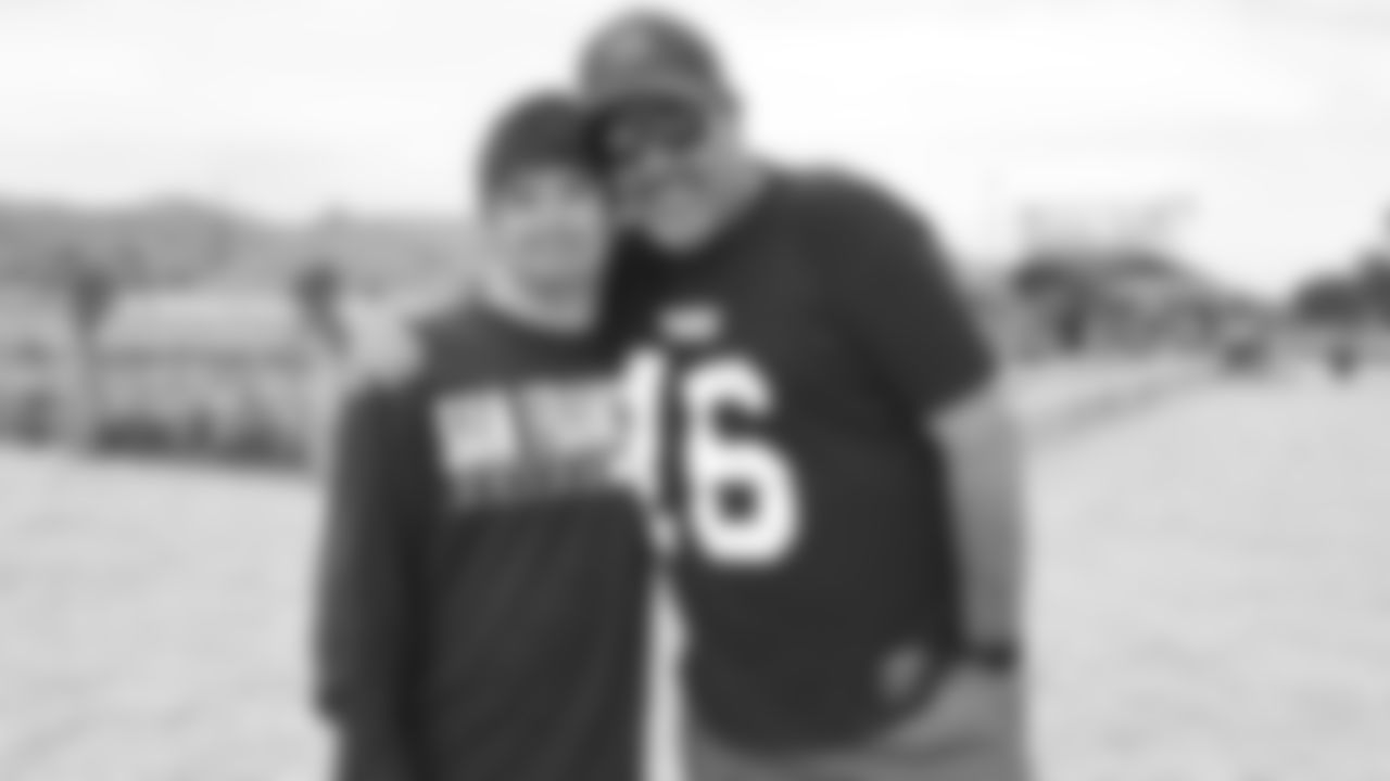 49ers Visit Spina Farms Pumpkin Patch