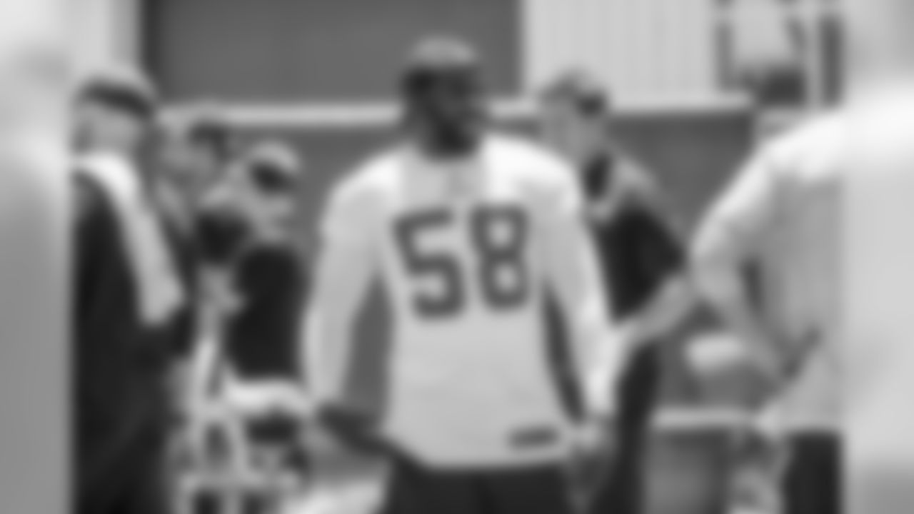 LB Elvis Dumervil