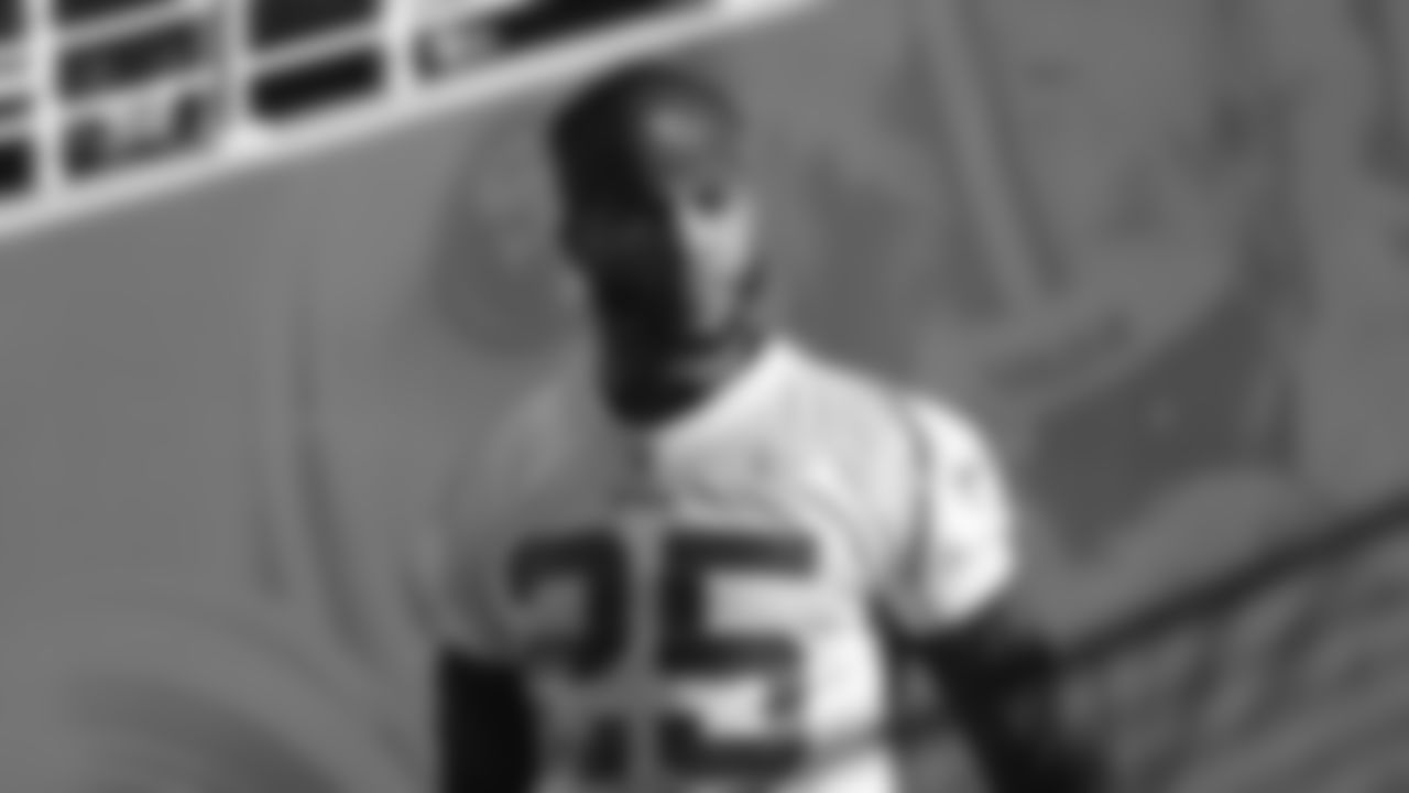 RB Elijah Mitchell