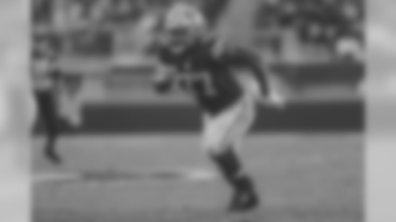 DT Jullian Taylor