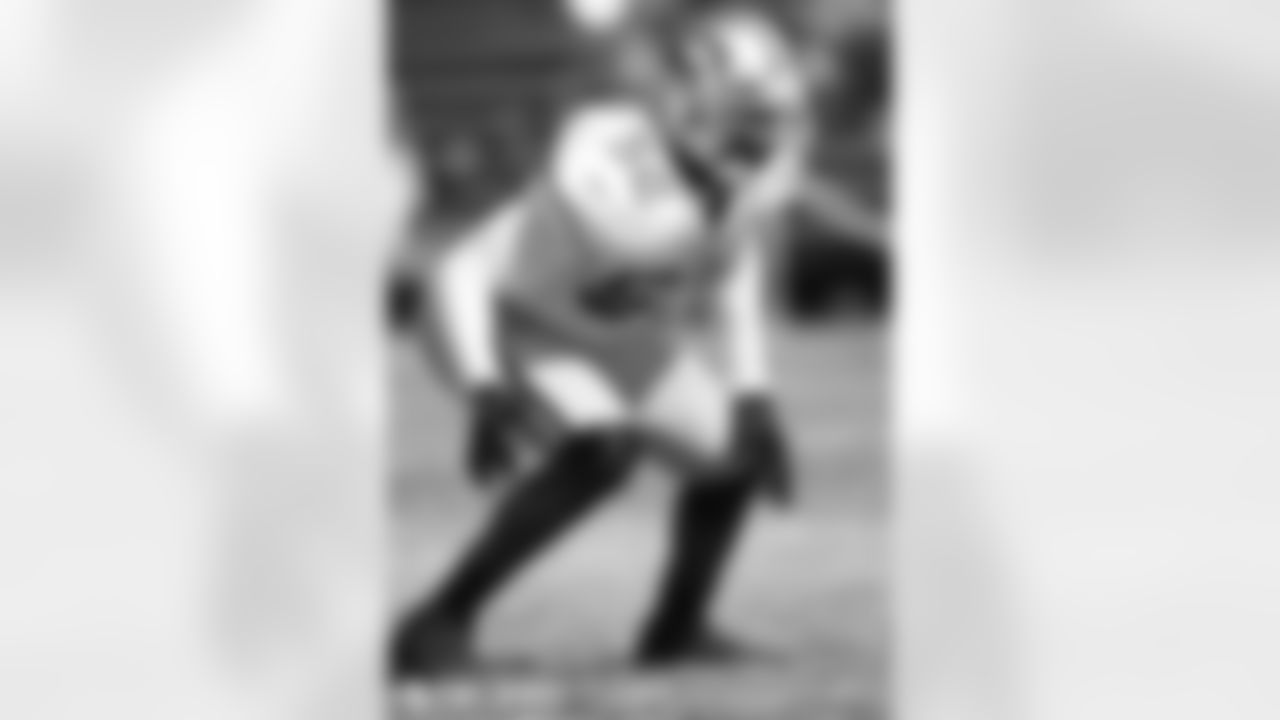 LB Patrick Willis