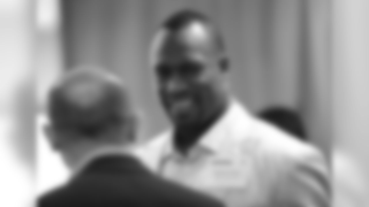 TE Vernon Davis attended to show his support