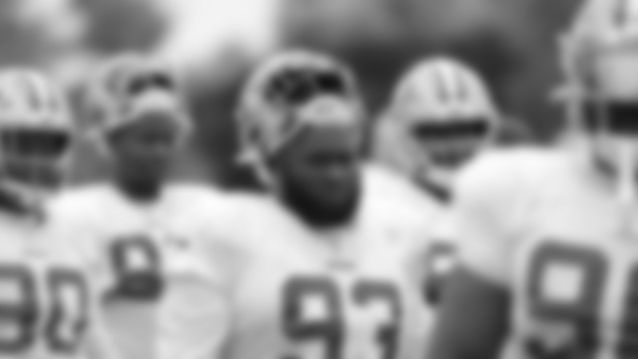 DL D.J. Jones