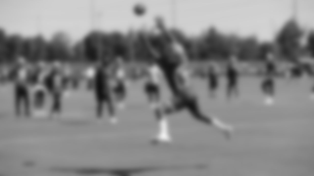 WR Richie James