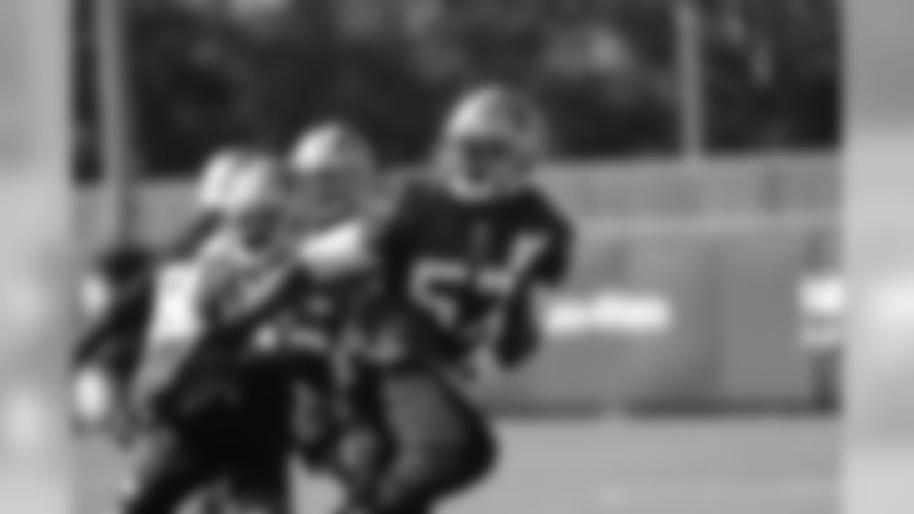 LB Eli Harold