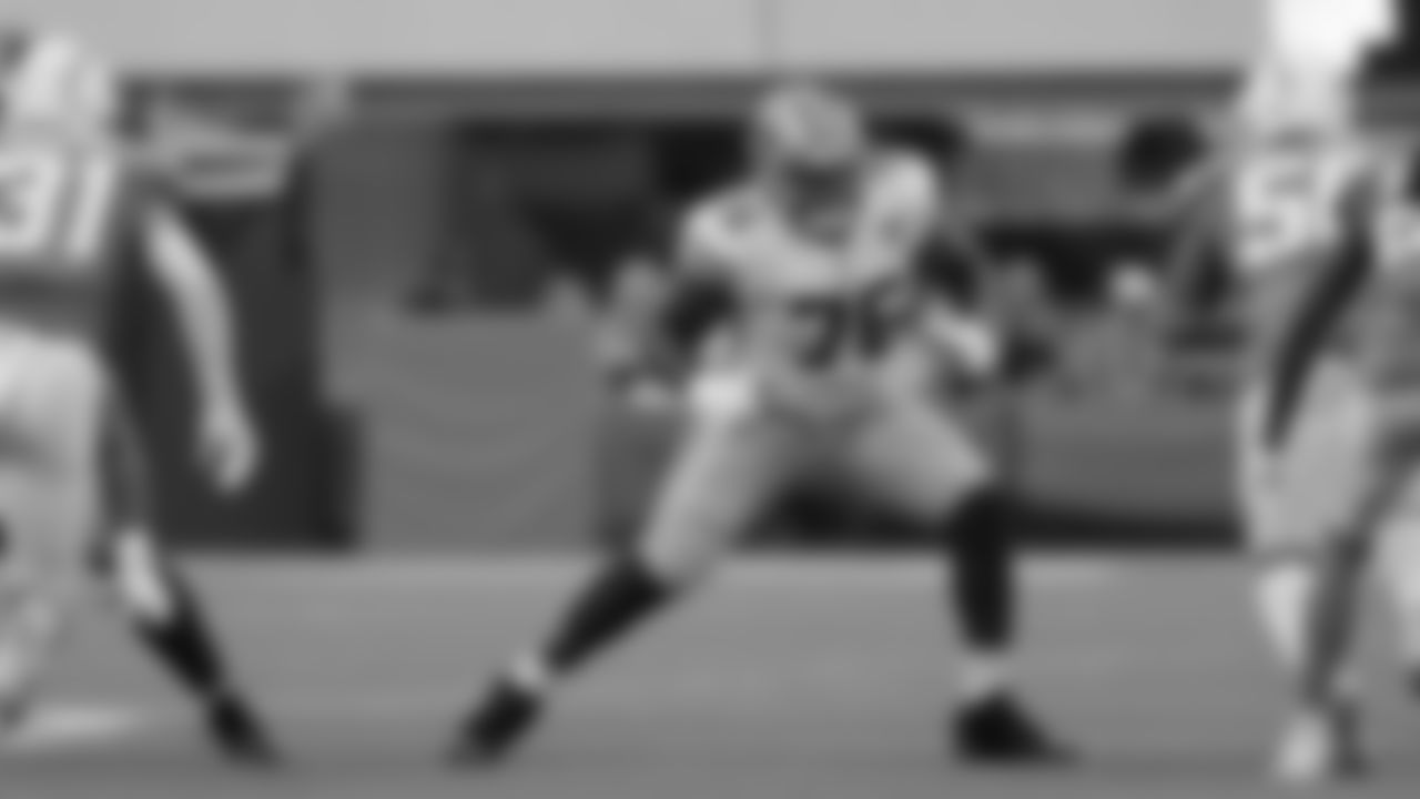 OL Jaylon Moore