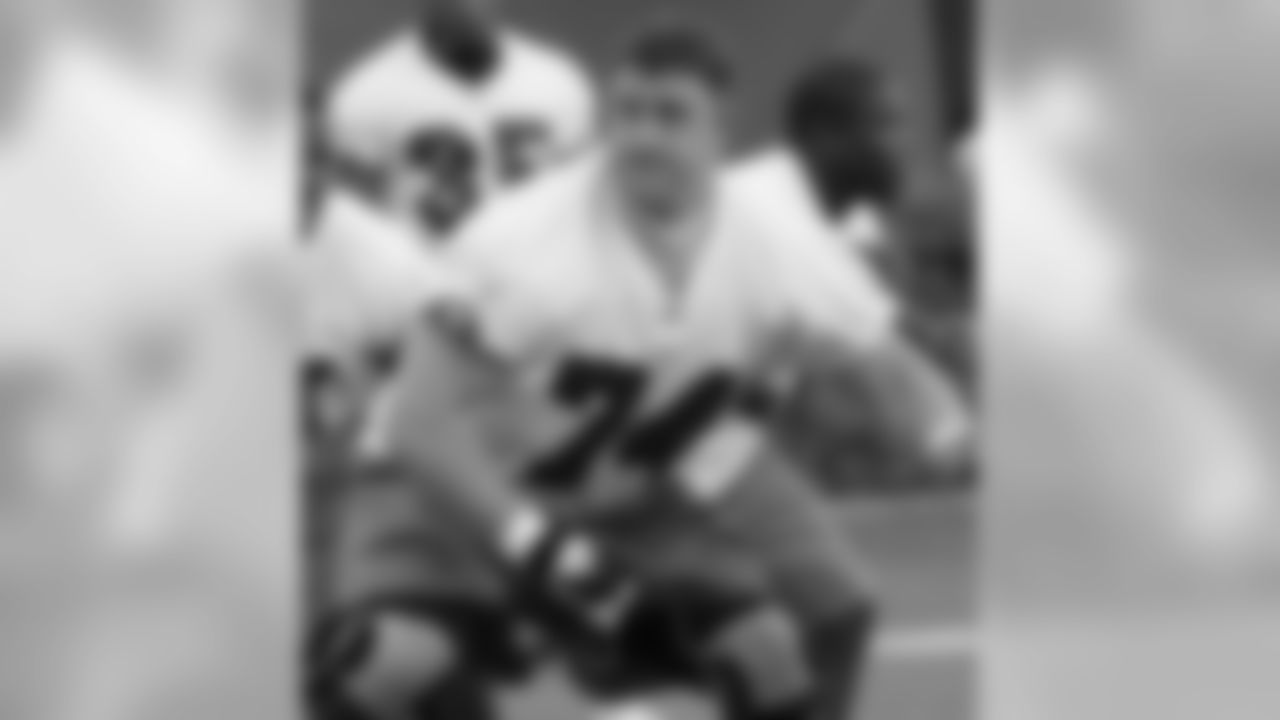 T Joe Staley