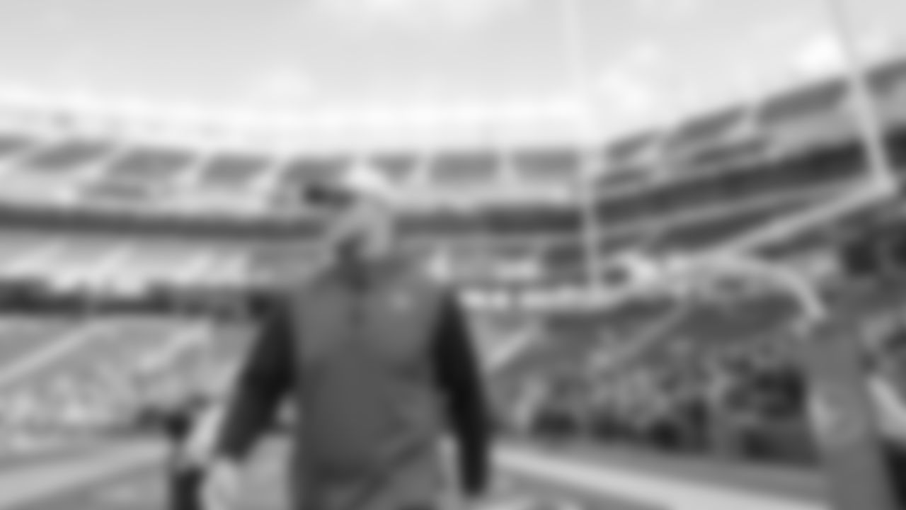 T Mike McGlinchey