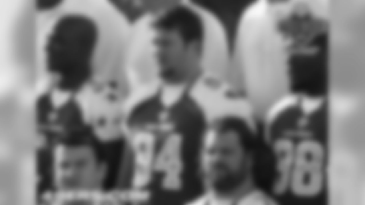 Here's a closer shot of Smith in the NFC team photo.