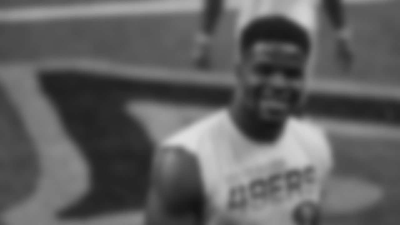 LB Dre Greenlaw