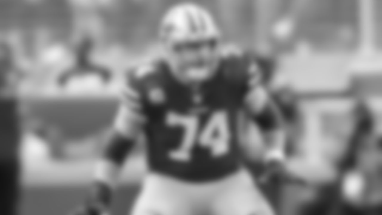 T Joe Staley