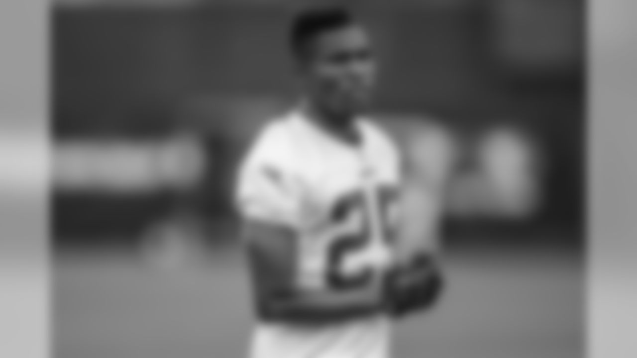 Ward, Jimmie -- DB