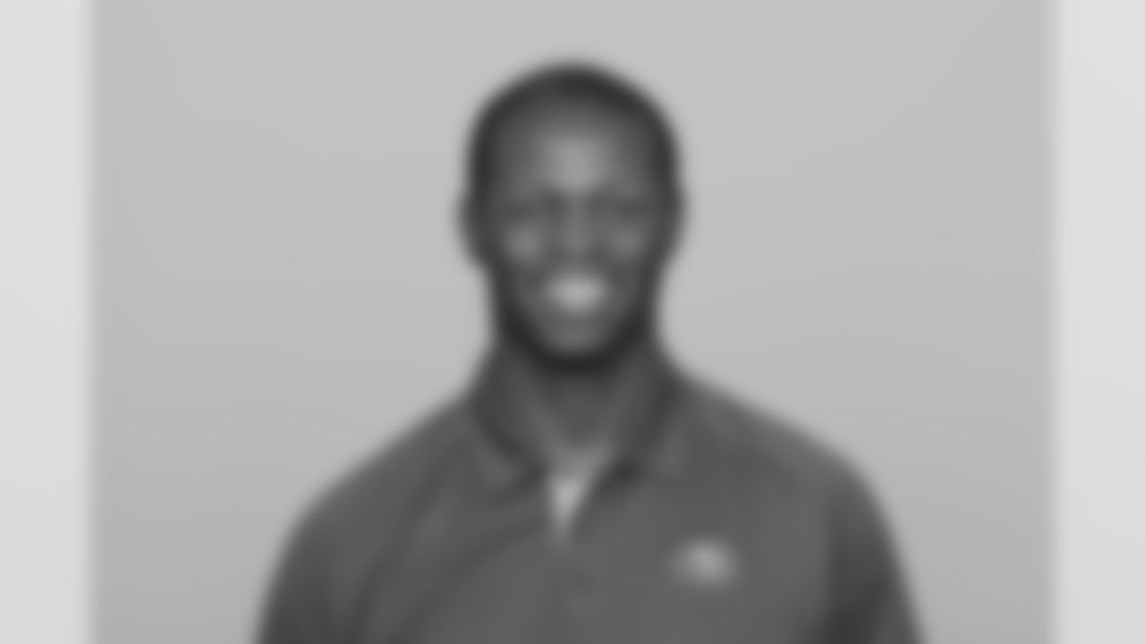 Returning for his second season as 49ers defensive assistant